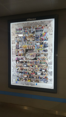Affichage de posters d’hommage aux victimes dans trois stations de métro bruxelloises