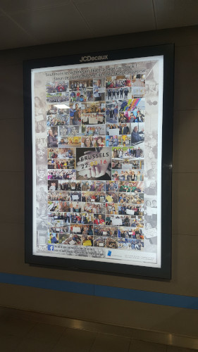 Affichage de posters d’hommage aux victimes dans trois stations de métro bruxelloises