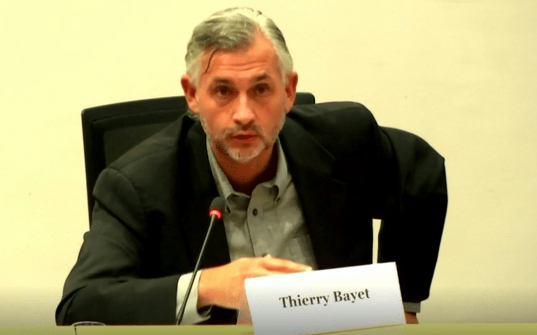 Maître Thierry Bayet et Maître Bernard Castaigne répondent aux questions des parlementaires membres de la Commission de la Constitution et du Renouveau Institutionnel